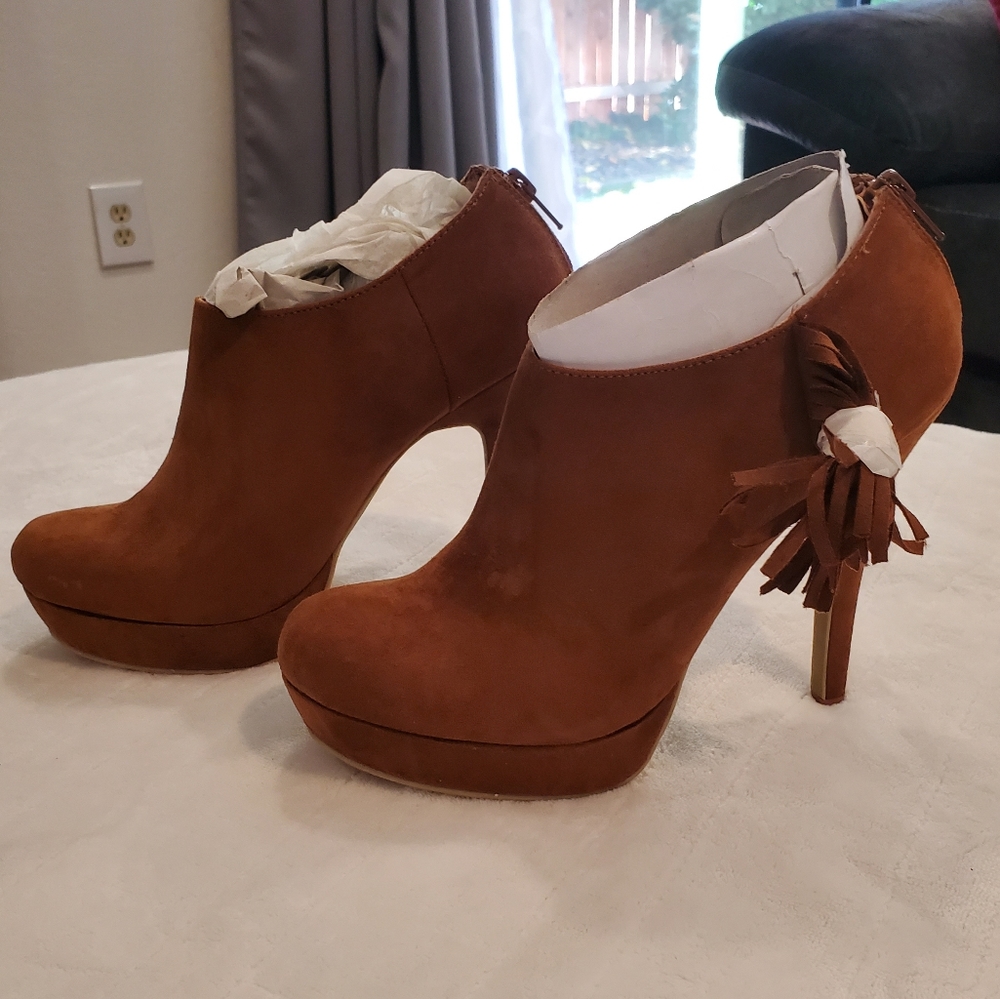 XOXO Ankle Boots Brown/Tan Size 7.5 Brand New w/Box